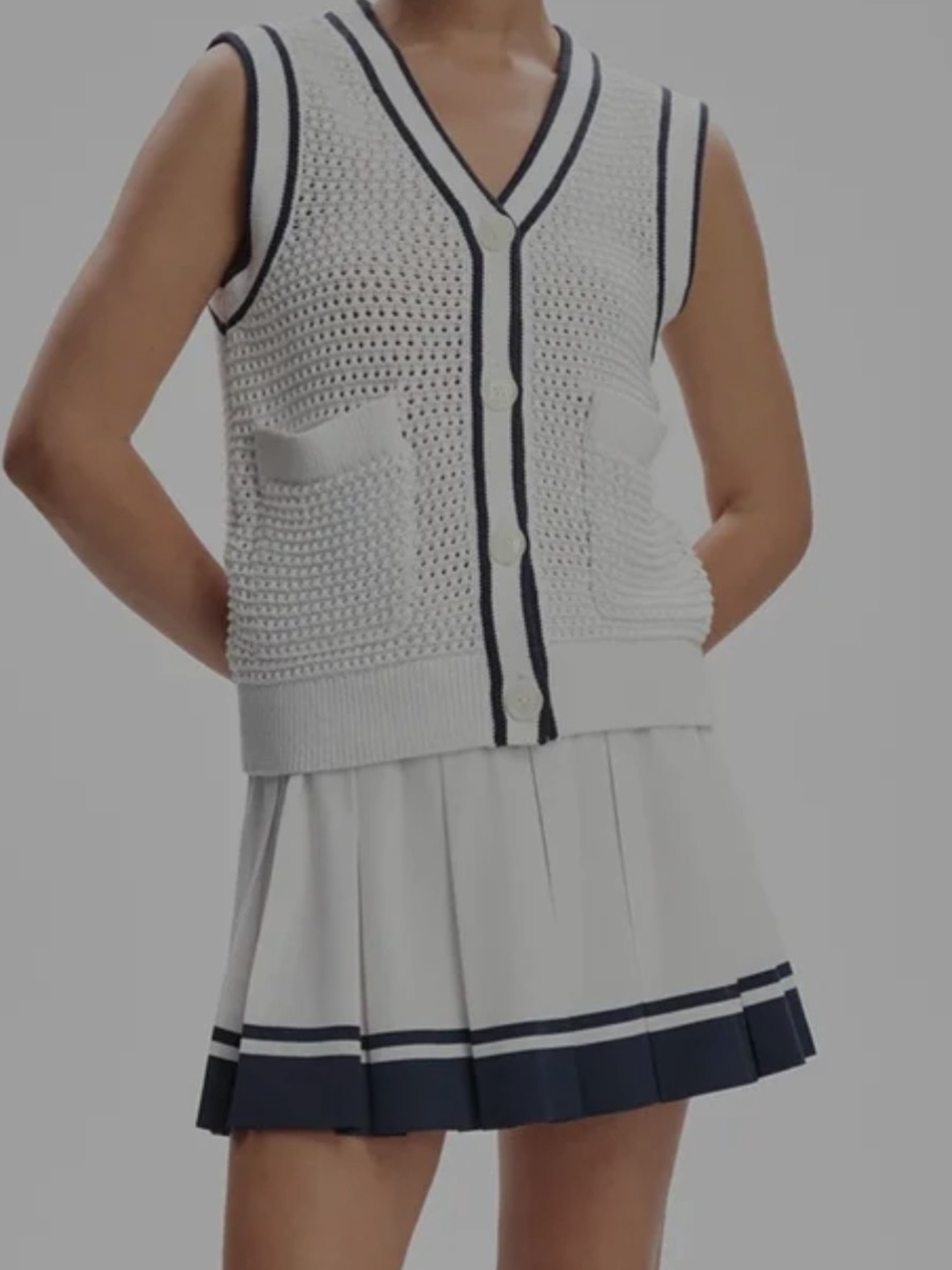 Varley Lellani V-Neck Tank In White And Navy NWOT Size XL